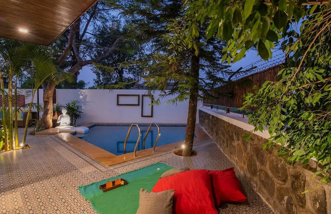 El Cottage: Scenic Colonial Retreat with Private Plunge Pool-1